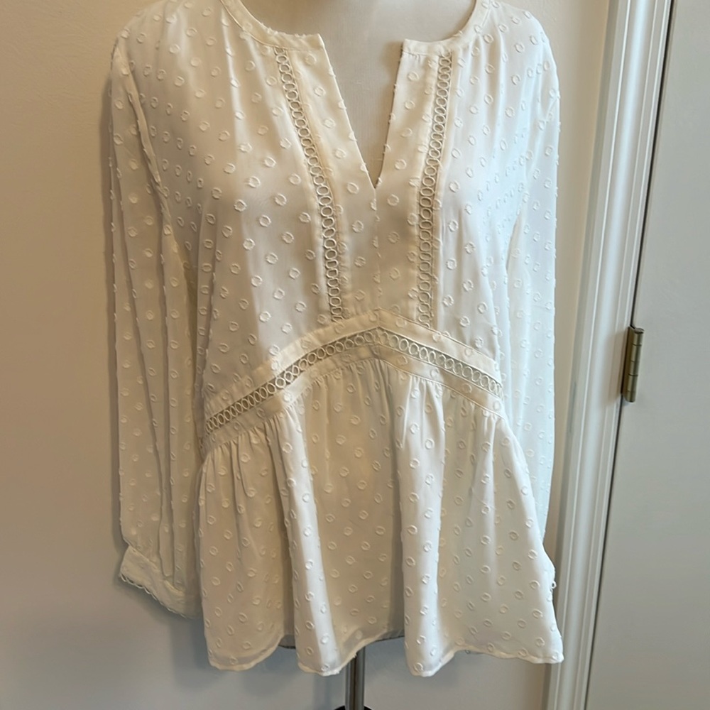 Beautiful ivory Loft top.